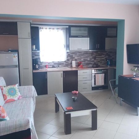 Sunny Apartment Sarandë Esterno foto