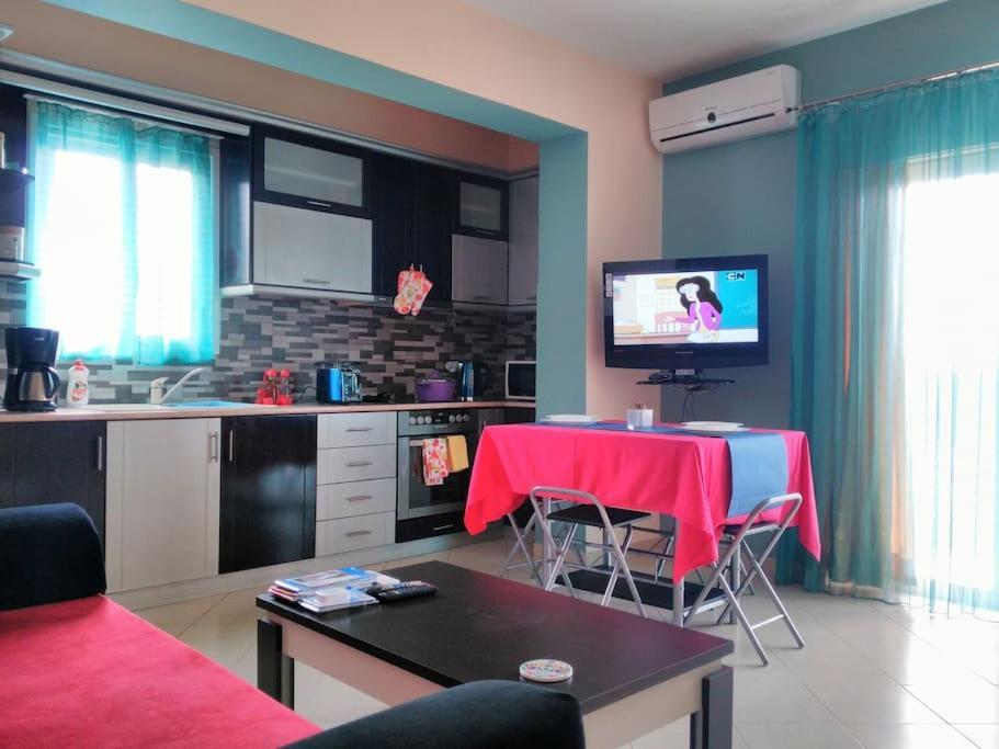 Sunny Apartment Sarandë Esterno foto