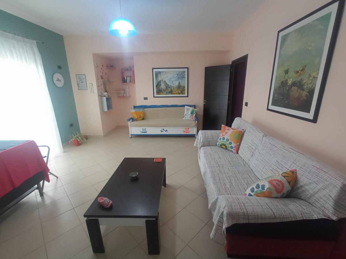 Sunny Apartment Sarandë Esterno foto