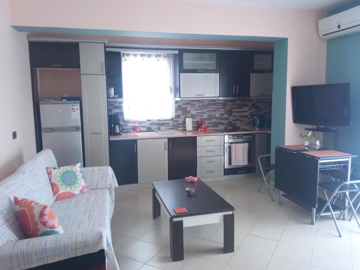 Sunny Apartment Sarandë Esterno foto