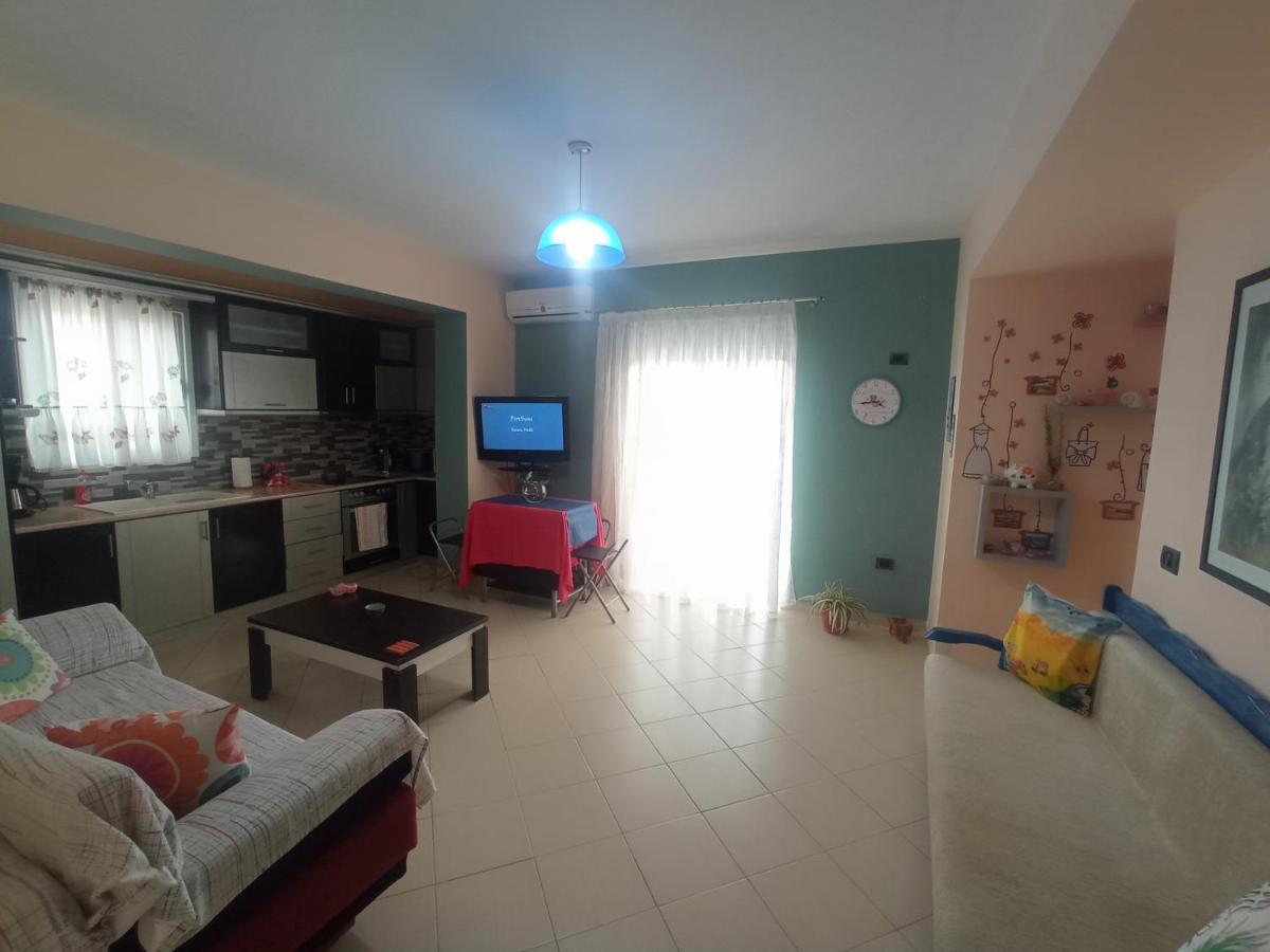 Sunny Apartment Sarandë Esterno foto