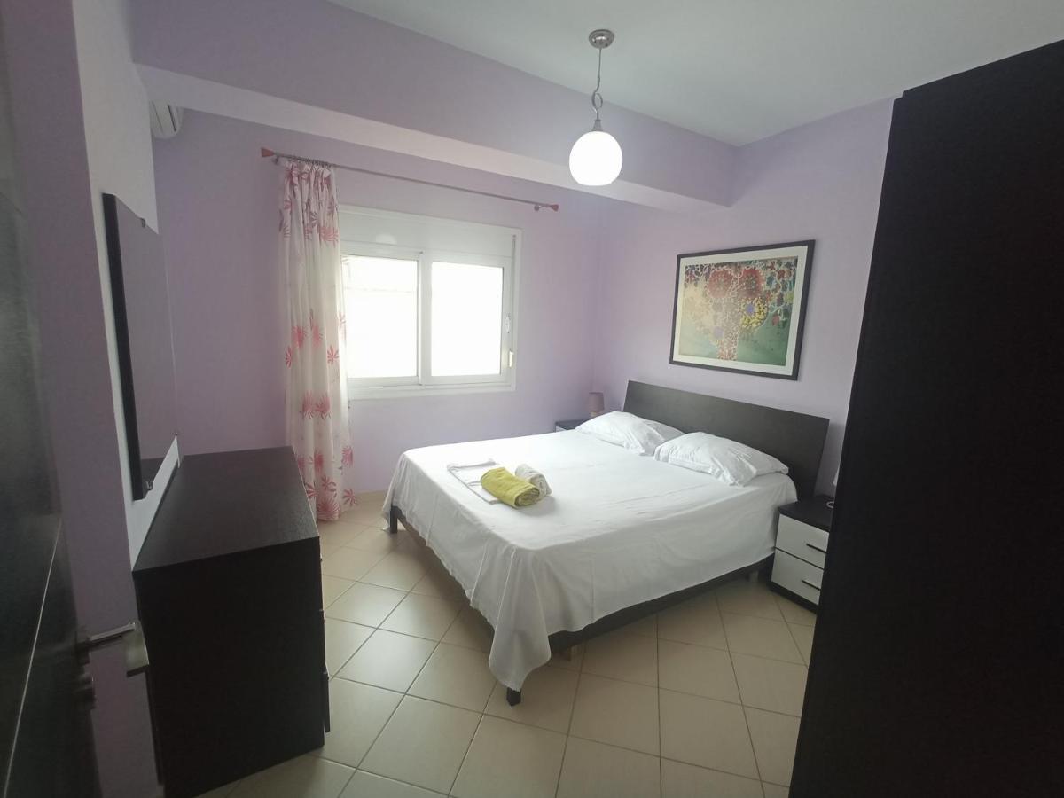 Sunny Apartment Sarandë Esterno foto