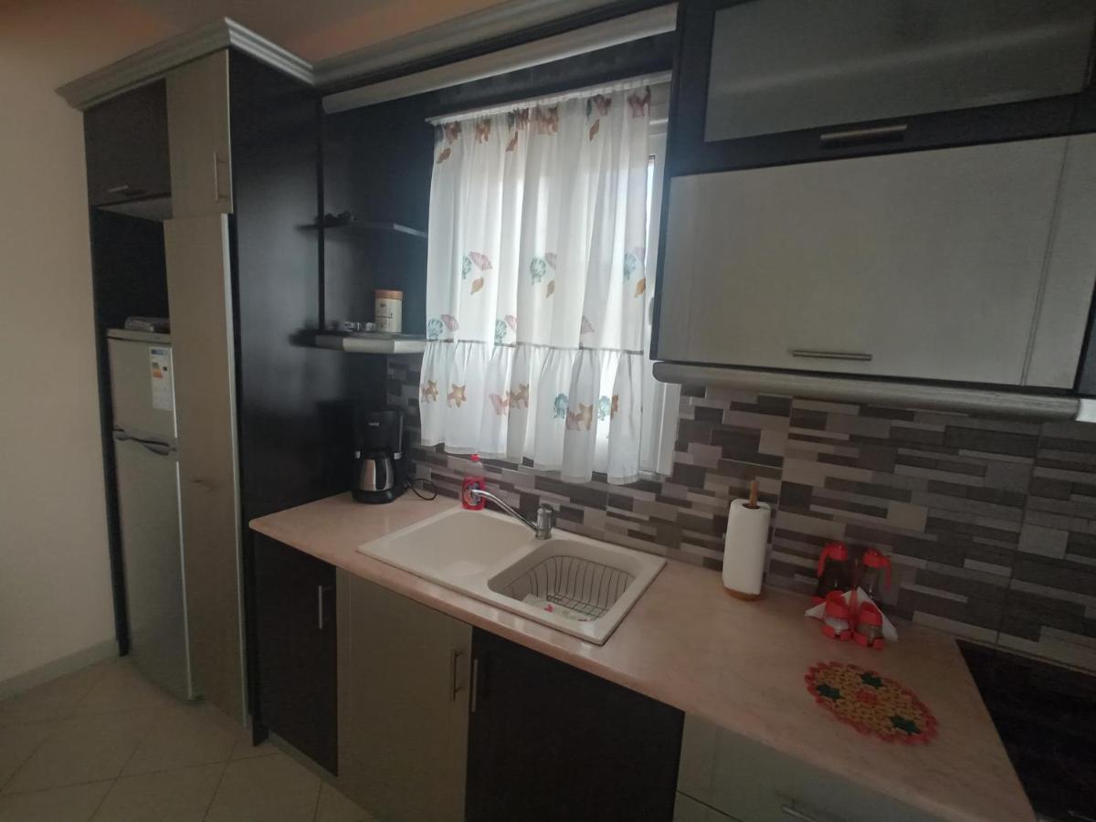Sunny Apartment Sarandë Esterno foto